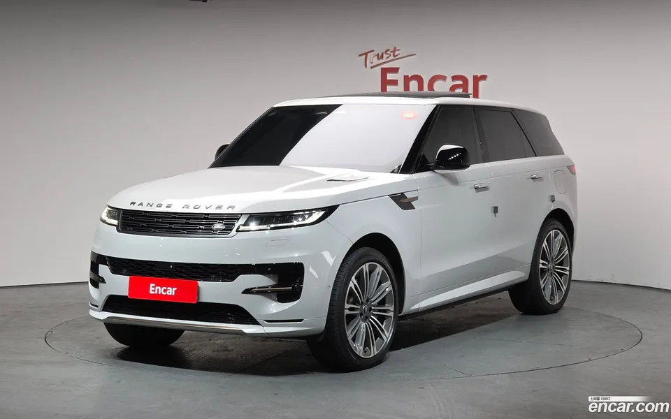 Land Rover Range Rover Sport P550E HSE 2025 — фото 1, купить с доставкой в Москву