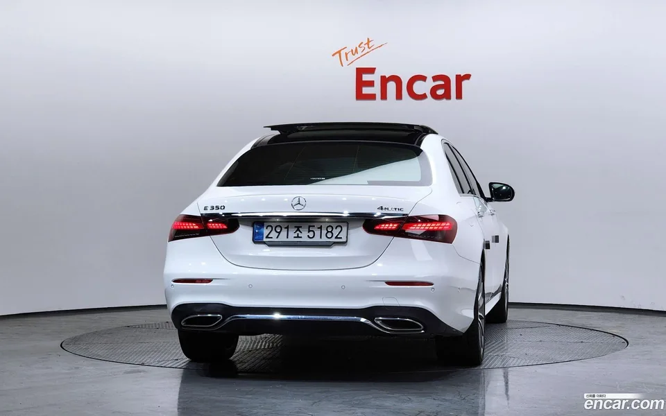 Mercedes-Benz E-Class E350 4MATIC AMG Line 2022 — миниатюра 4