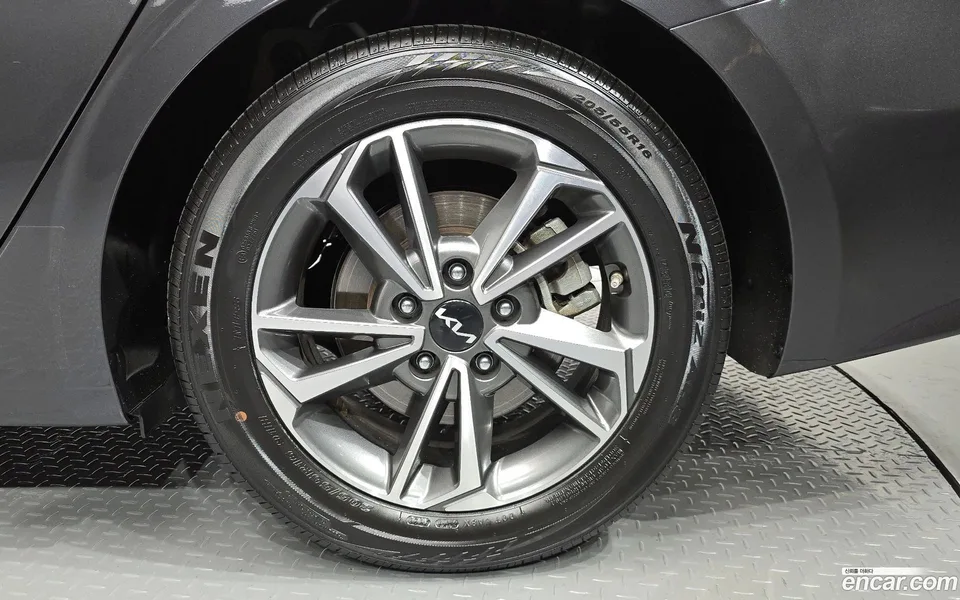 Kia K3 1.6 2023 — миниатюра 2