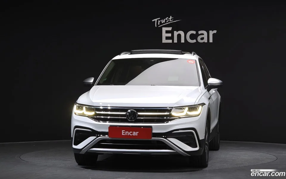 Volkswagen Tiguan Allspace 2.0 TSI 2023 — миниатюра 3
