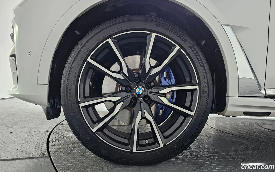 BMW X7 xDrive 40i M 6 2022 — миниатюра 2