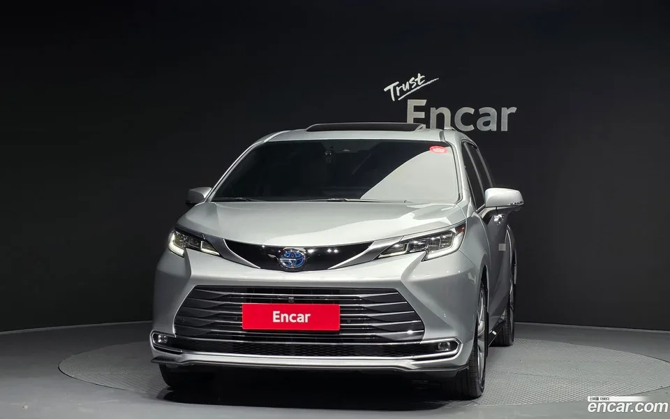 Toyota Sienna 2.5 2WD 2025 — миниатюра 3