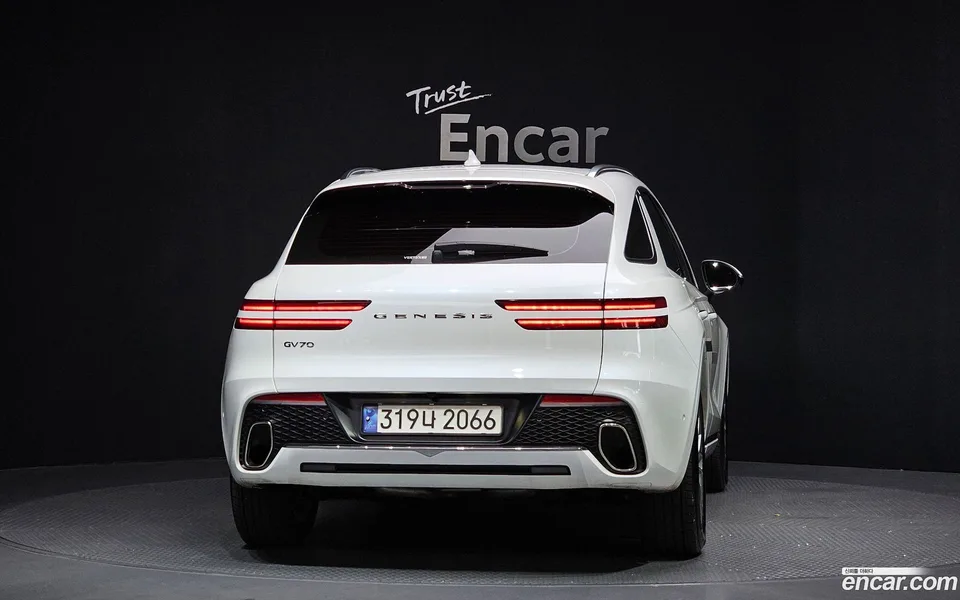 Genesis GV70 2.5T 2WD 2023 — миниатюра 4