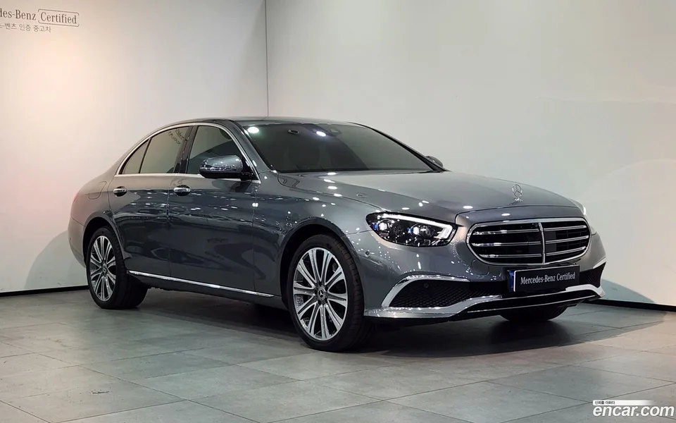 Mercedes-Benz E-Class E300e 4MATIC 2023 — фото 1, купить с доставкой в Москву