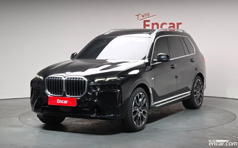 BMW X7 xDrive 40i M 6 2023 — фото 1, купить с доставкой в Москву