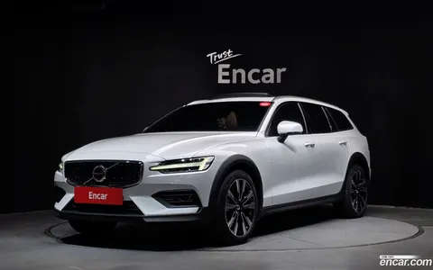 Volvo V60 Cross Country 2024 купить в Москве