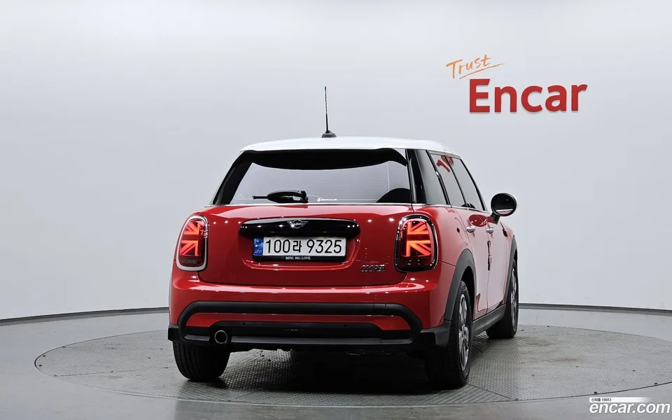 MINI Cooper 5 2022 — миниатюра 4