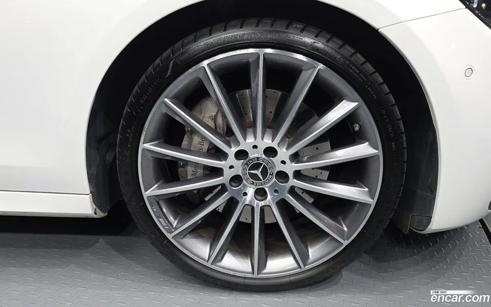 Mercedes-Benz E-Class E350 4MATIC AMG Line 2022 — миниатюра 2