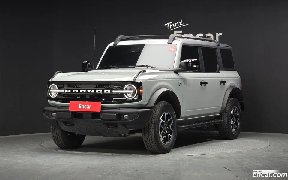 Ford Bronco 2.7 2023 — фото 1, купить с доставкой в Москву