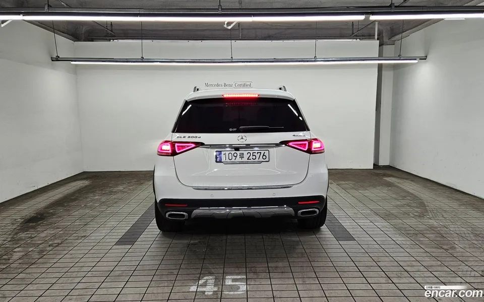 Mercedes-Benz GLE-Class GLE300d 4MATIC 2023 — миниатюра 4