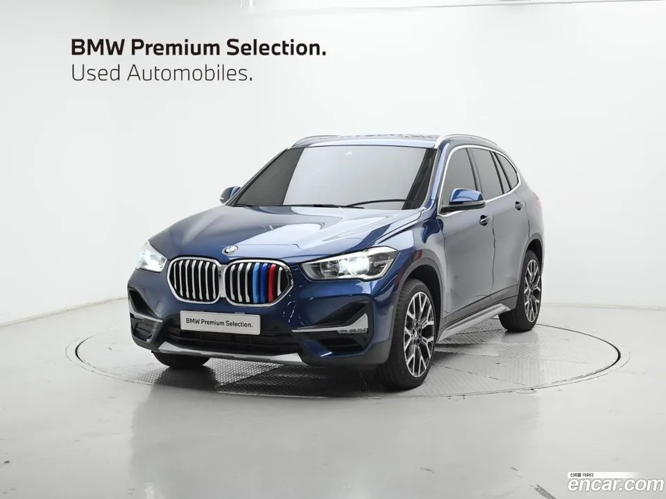 BMW X1 xDrive 20i xLine 2022 — фото 1, купить с доставкой в Москву
