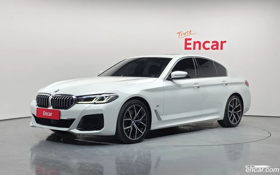 BMW 5 Series 530i xDrive M 2022 — фото 1, купить с доставкой в Москву