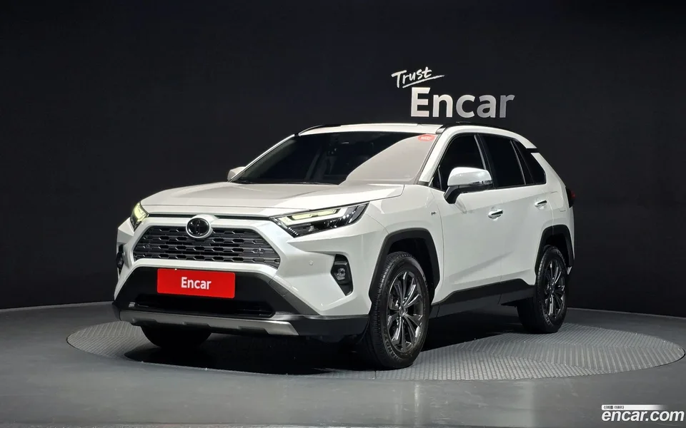 Toyota RAV4 2.5 4WD LTD 2025 — фото 1, купить с доставкой в Москву