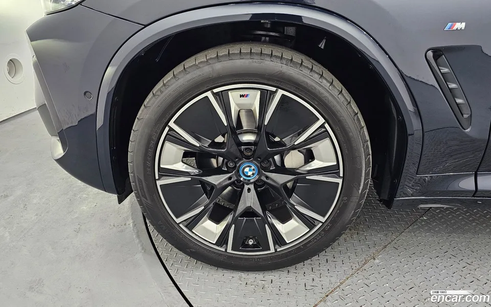 BMW iX3 M 2024 — миниатюра 2