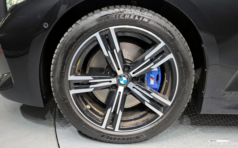 BMW 3 Series 320i M 2022 — миниатюра 2