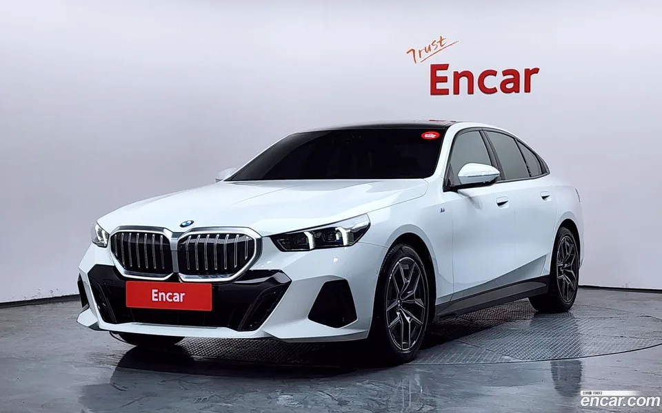 BMW 5 Series 520i M 2025 — фото 1, купить с доставкой в Москву