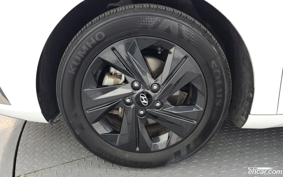 Hyundai Avante 1.6 2023 — миниатюра 2
