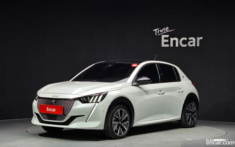 Peugeot e-208 2022