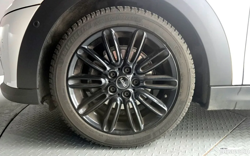 MINI Cooper 2023 — миниатюра 2