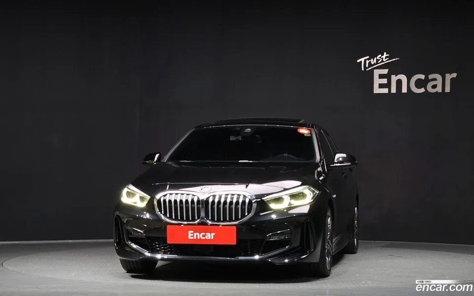 BMW 1 Series 120i M 2022 — thumbnail 3