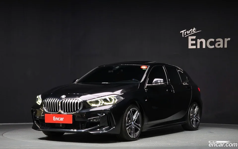 BMW 1 Series 120i M 2022 — photo 1, buy with delivery to Moscow