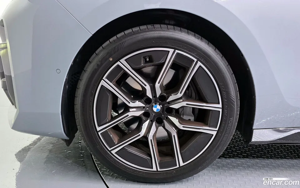BMW 7 Series 740i xDrive M 2025 — миниатюра 2