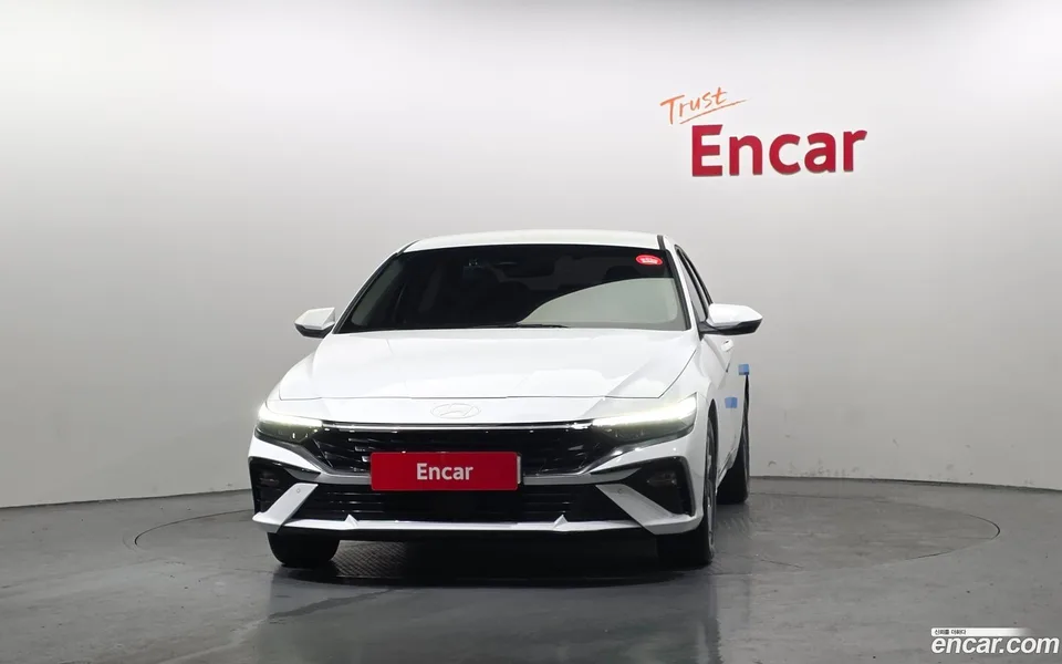 Hyundai Avante CN7 Hybrid 2024 — миниатюра 3
