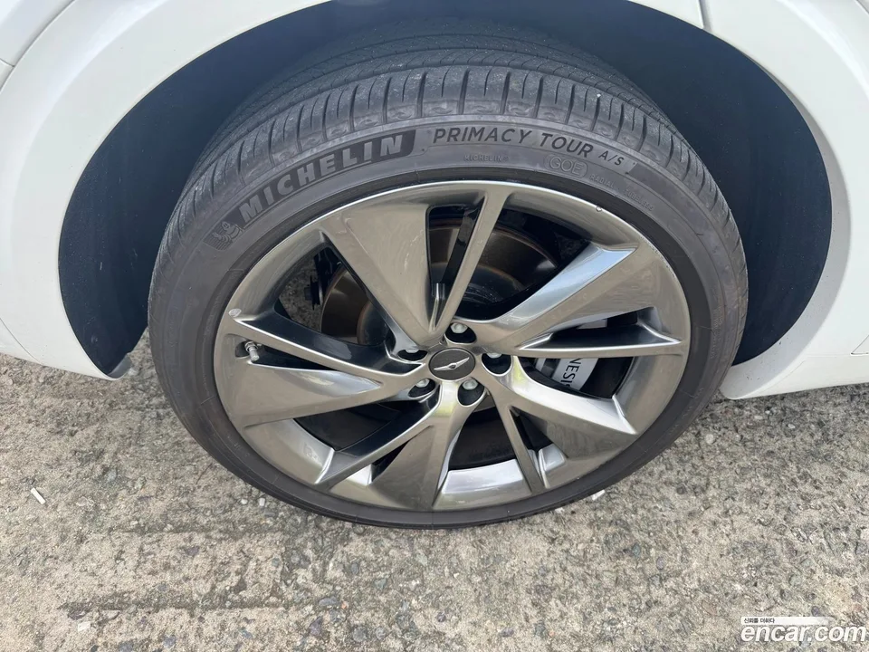 Genesis GV70 2.5T AWD 2023 — миниатюра 2