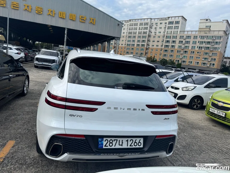 Genesis GV70 2.5T AWD 2023 — миниатюра 4
