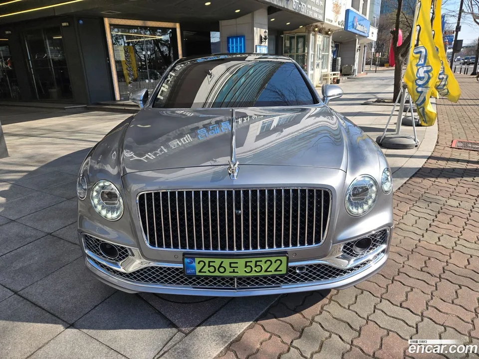 Bentley Flying Spur 4.0 2022 — миниатюра 3