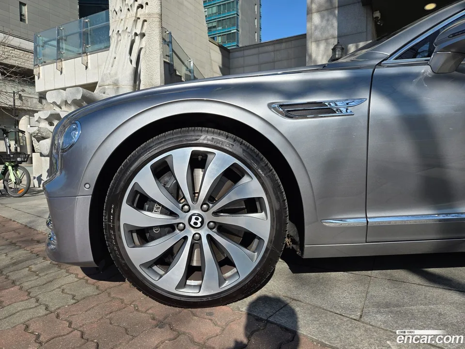 Bentley Flying Spur 4.0 2022 — миниатюра 5