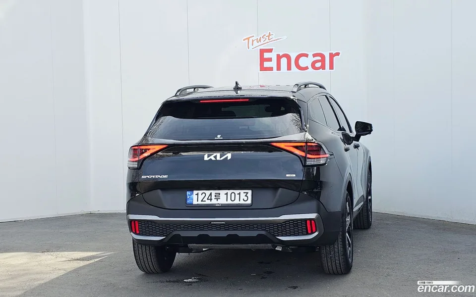 Kia Sportage Hybrid 2WD 2023 — миниатюра 4