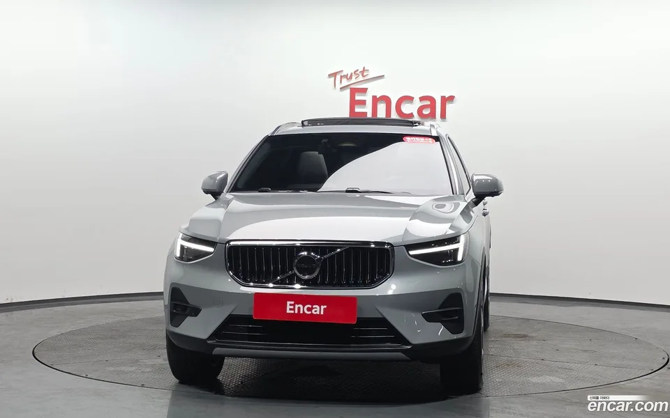 Volvo XC40 B4 2024 — миниатюра 3