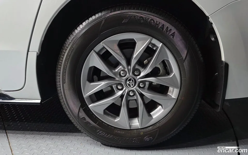 Toyota Sienna 2.5 AWD 2024 — миниатюра 2
