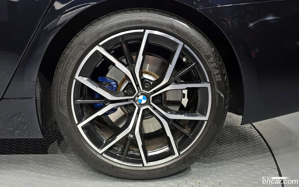 BMW 5 Series 530i M 2022 — миниатюра 2