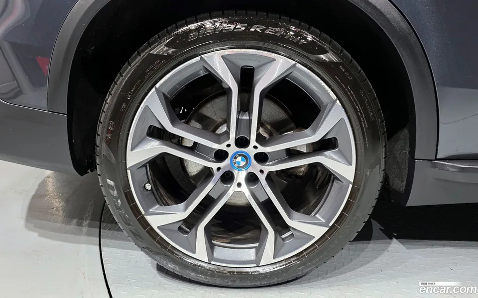 BMW X5 xDrive 45e xLine 2022 — миниатюра 2