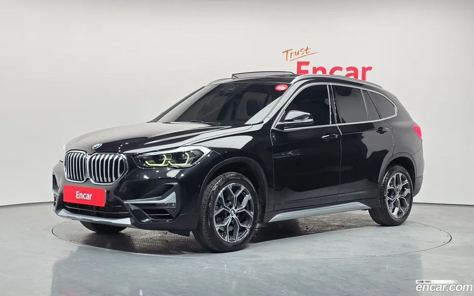 BMW X1 xDrive 20i xLine 2022 — фото 1, купить с доставкой в Москву