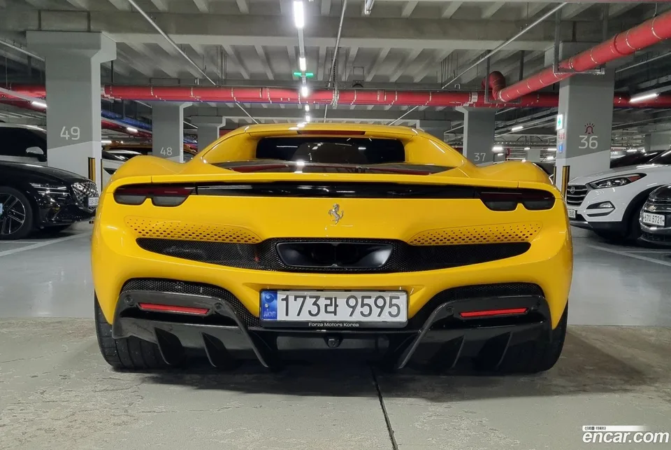 Ferrari 296 GTB 3.0 V6 2023 — миниатюра 4