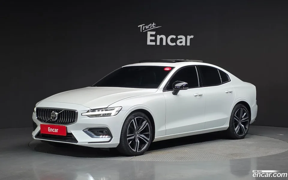 Volvo S60 B5 R- 2022 — фото 1, купить с доставкой в Москву