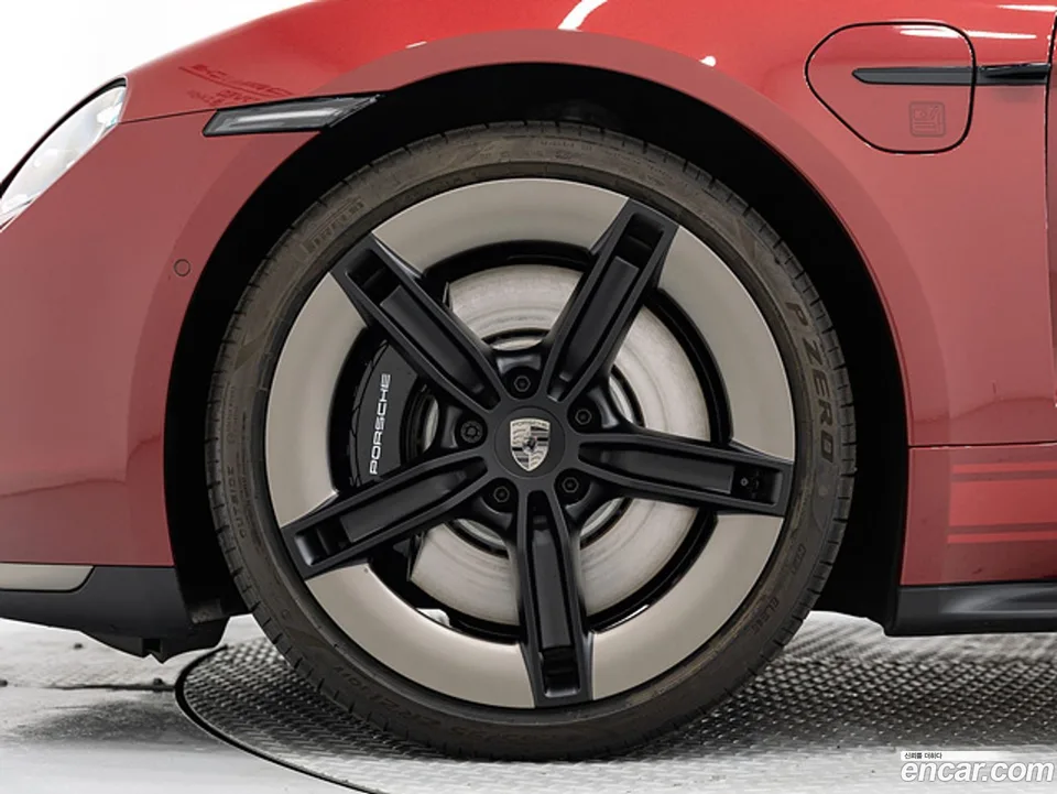 Porsche Taycan 2025 — thumbnail 5