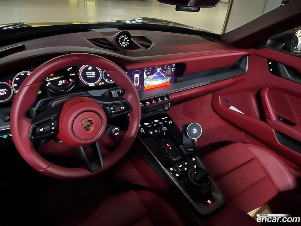 Porsche 911 (992) 2024 — миниатюра 5
