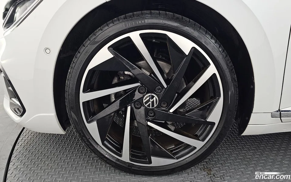 Volkswagen Arteon 2.0 TDI R-LINE 4 2022 — миниатюра 5