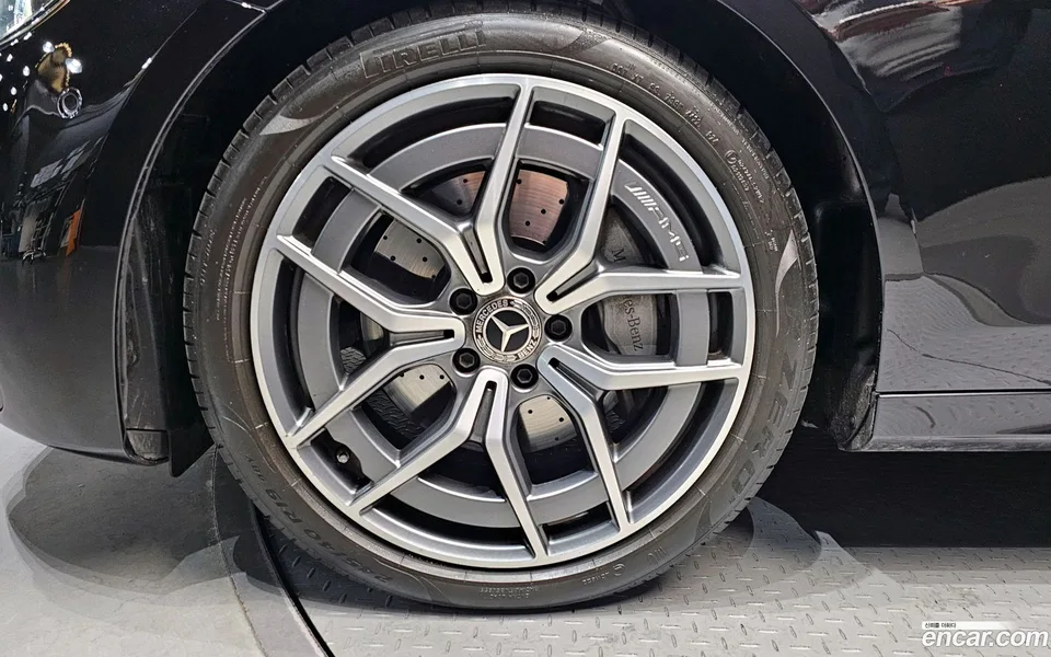 Mercedes-Benz E-Class E220d 4MATIC AMG Line 2023 — миниатюра 2