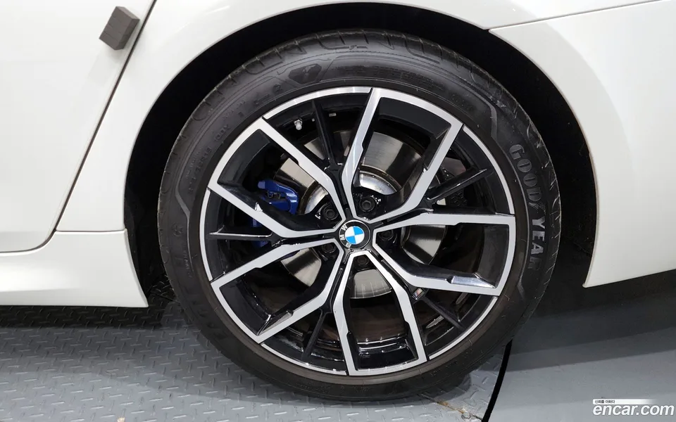 BMW 5 Series 530i M 2023 — миниатюра 2