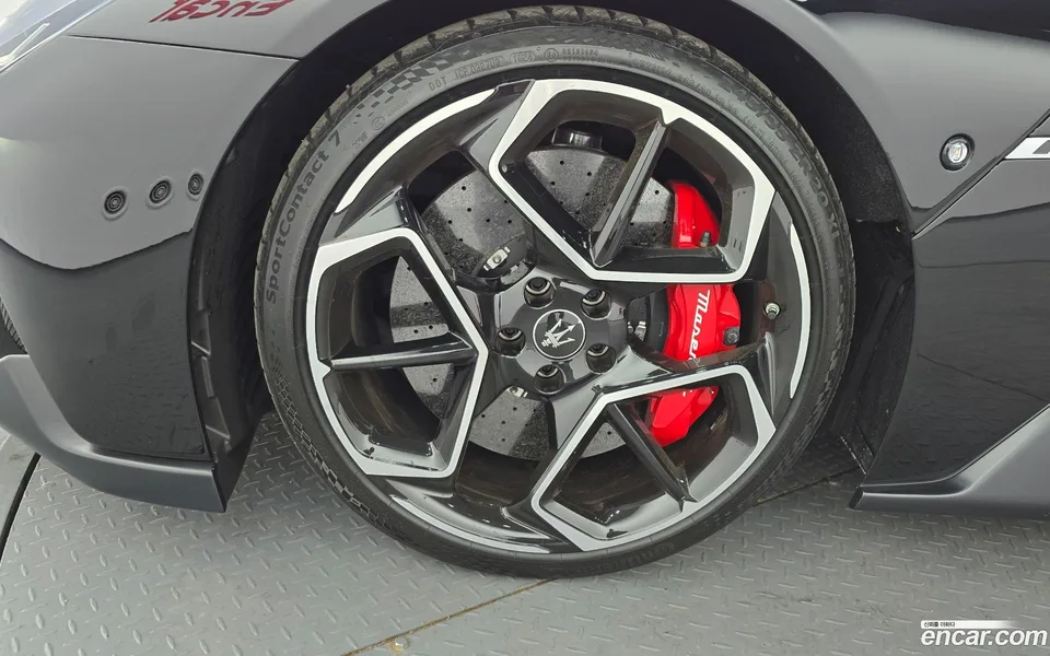 Maserati MC20 3.0 V6 2022 — миниатюра 2