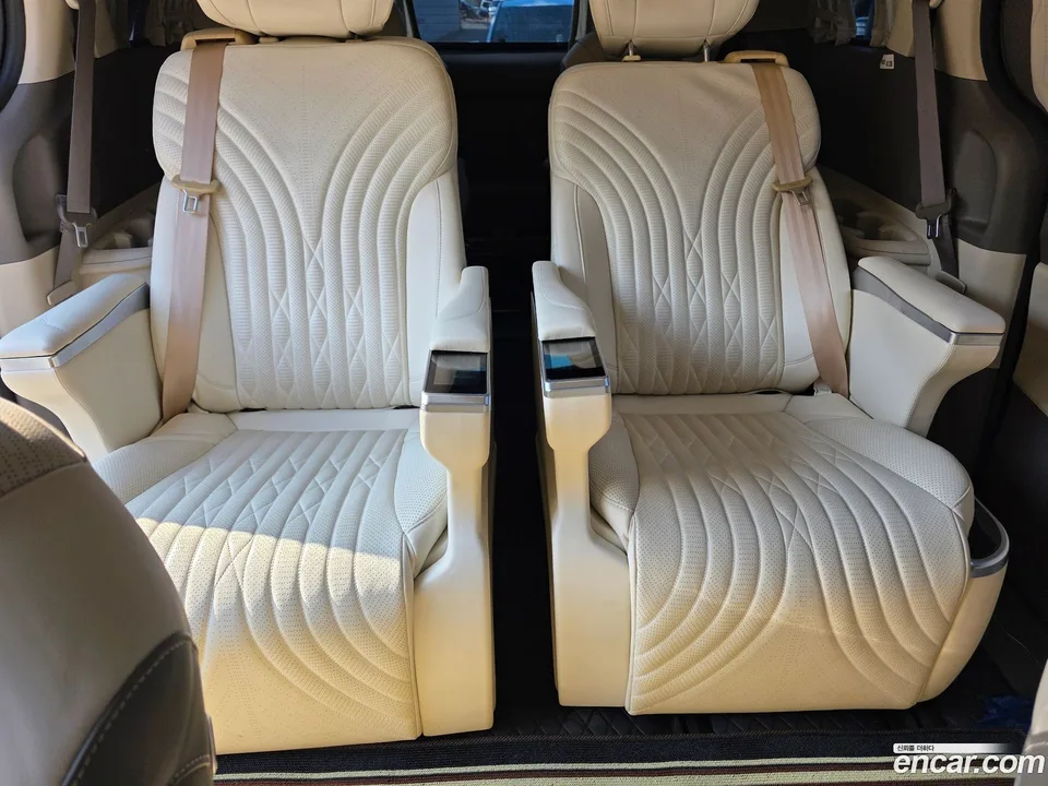 Kia Carnival 9 2023 — фото 1, купить с доставкой в Москву