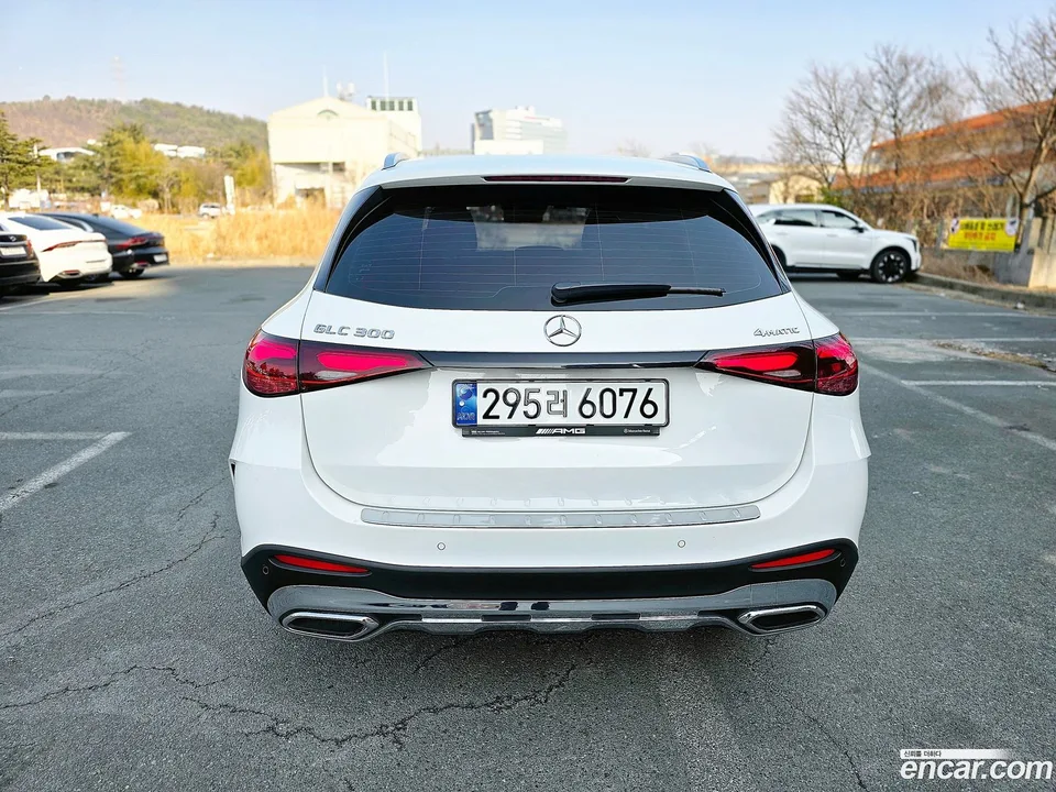 Mercedes-Benz GLC-Class GLC300 4MATIC AMG Line 2023 — миниатюра 4