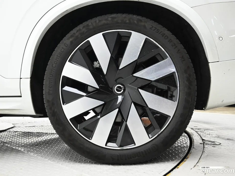 Volvo XC90 T8 2024 — миниатюра 5