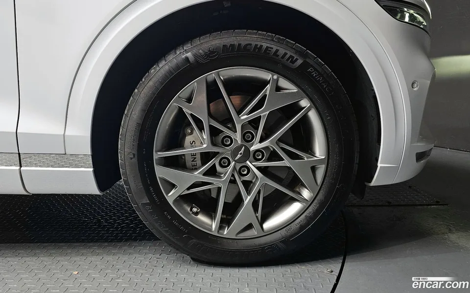 Genesis GV70 2.5T 2WD 2023 — миниатюра 2