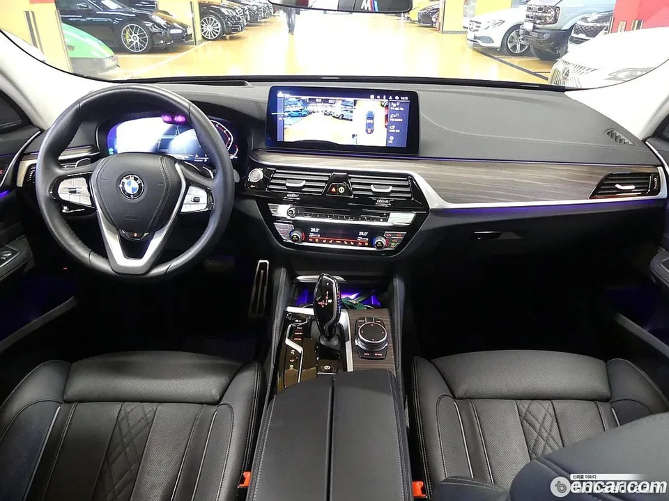 BMW 6 Series GT 630i xDrive 2024 — миниатюра 4